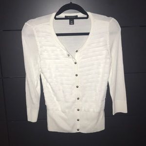 🦋XS White house black market white cardigan🦋